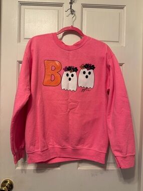 Gildan Bright Pink Graphic Sweatshirt with Ghost Flower Design